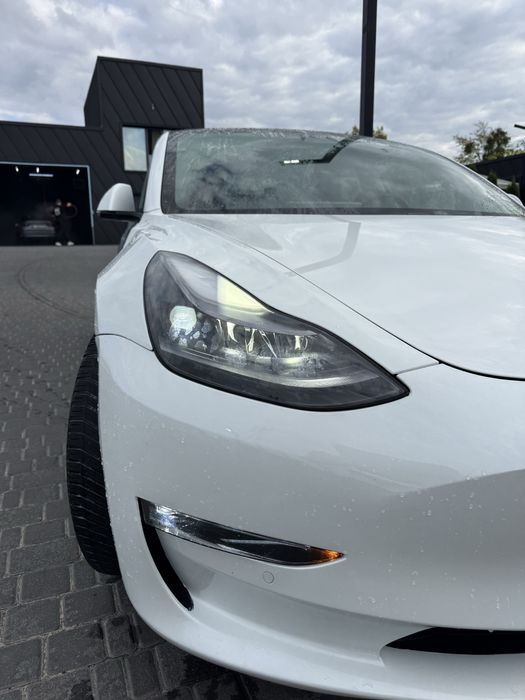 Tesla model 3 standrt plus