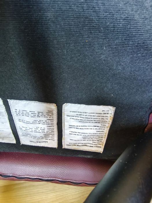 Poltrona Suíça em couro legítimo