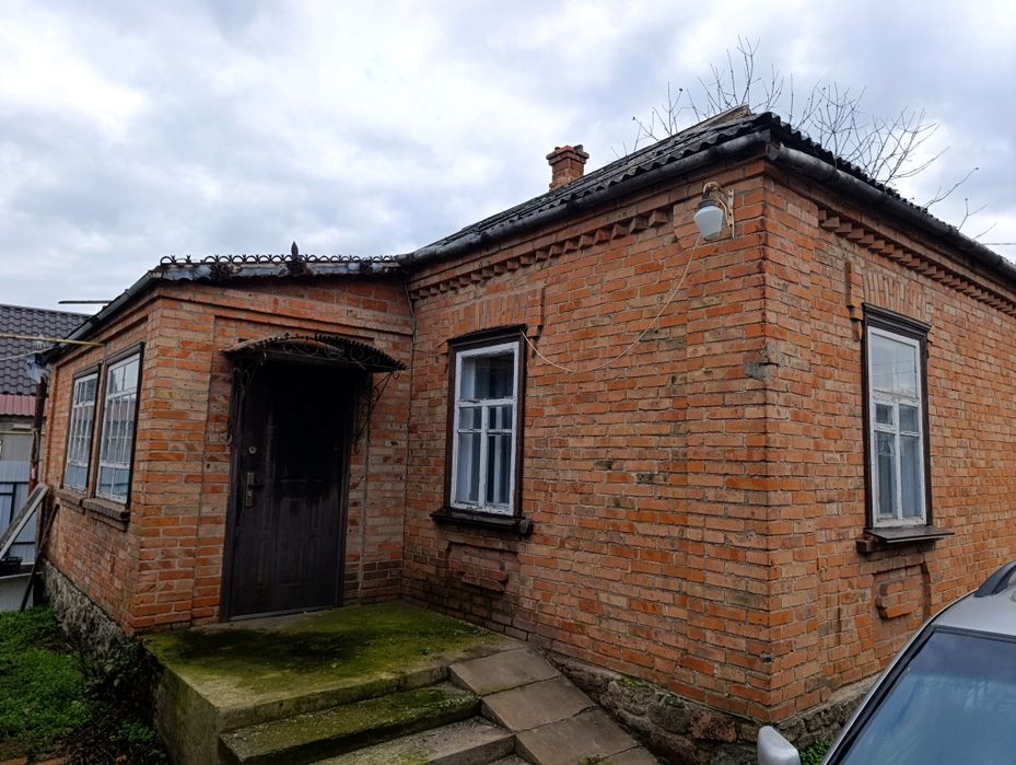 Продам будинок(біля Великого базару)