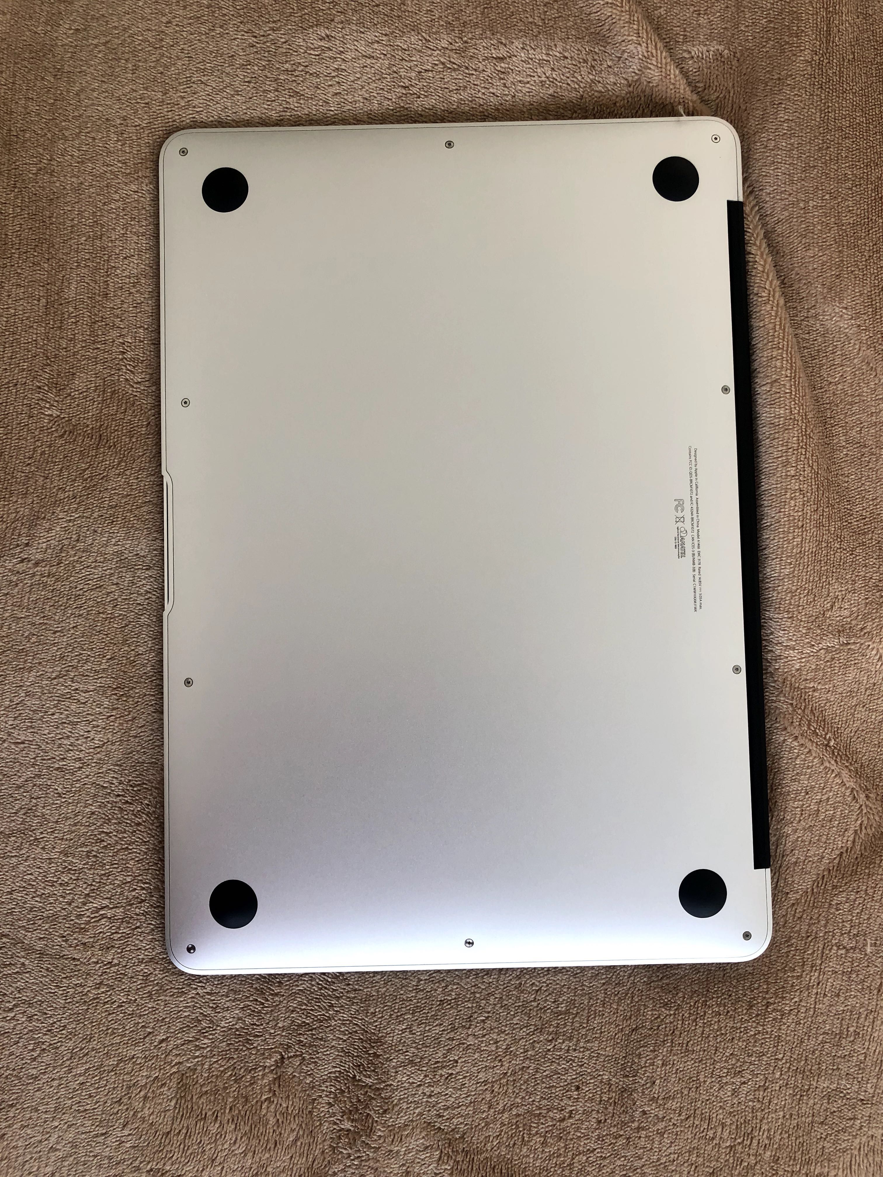 MacBook Air 125gb prateado em perfeito estado.