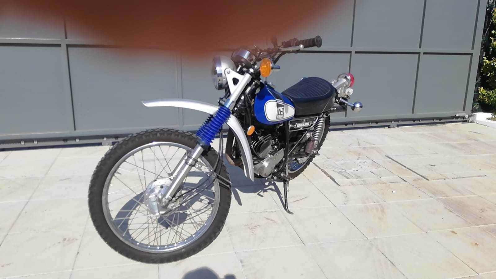 Yamaha DT175 AT1 1975 muito bom estado isenta