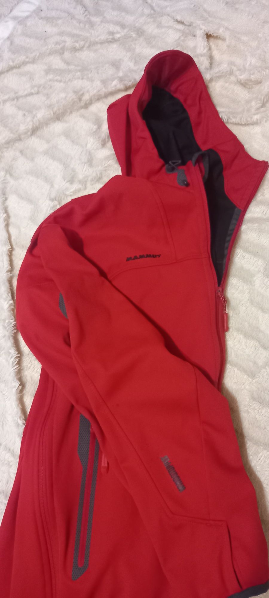 Продам куртку Mammut