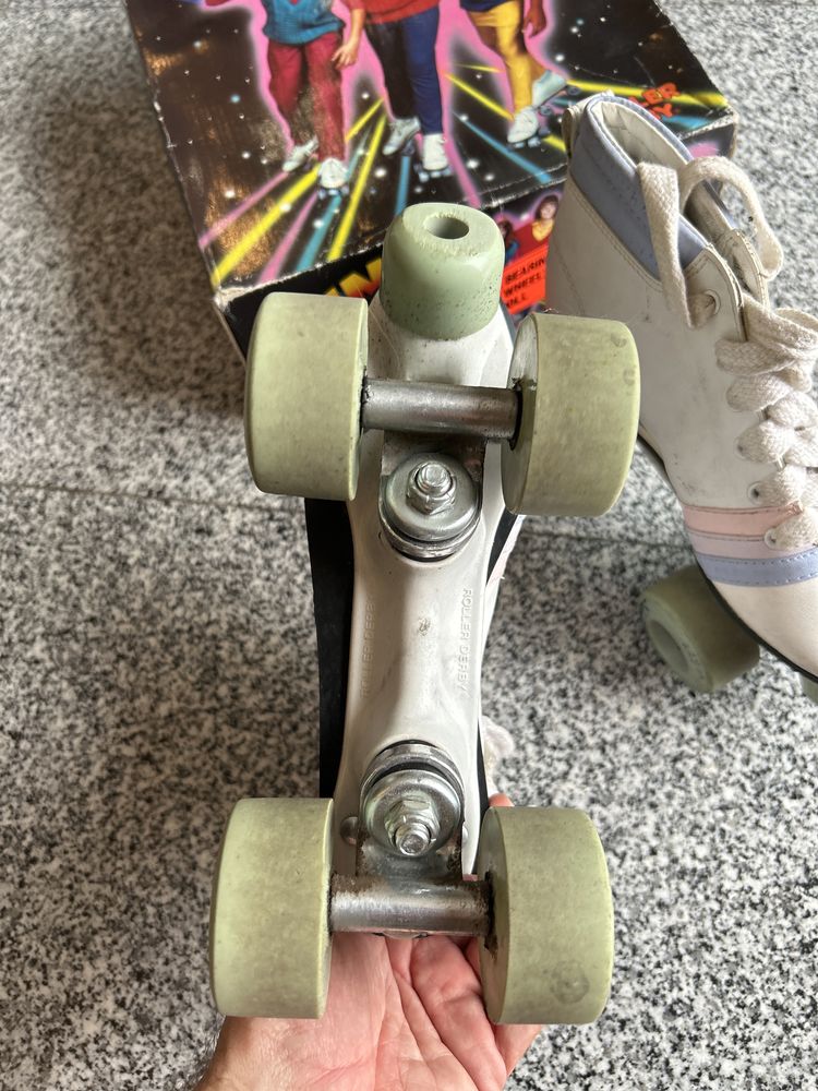 Patins 35 e meio Vintage anos 80 menina