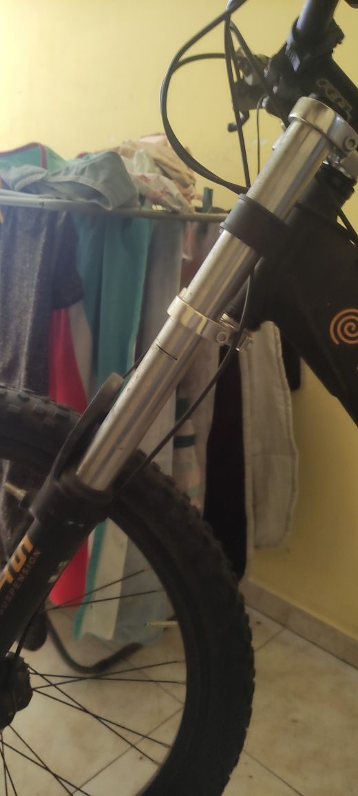 Bicicleta BTT/downhill