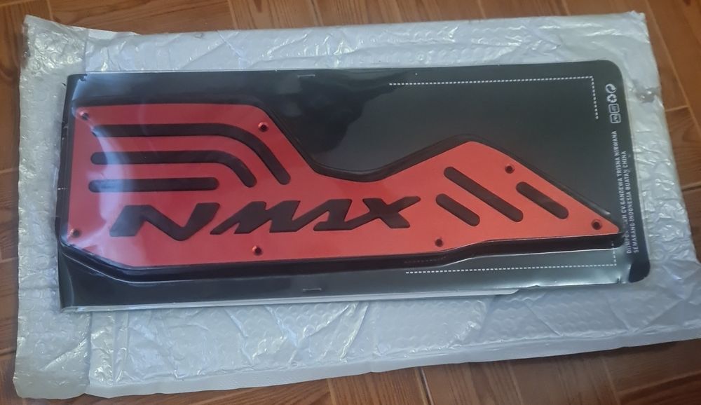 Tapetes vermelho e azul para Yamaha Nmax 125cc