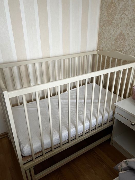 Дитяче деревʼяне ліжечко з матрасом + постіль НОВЕ