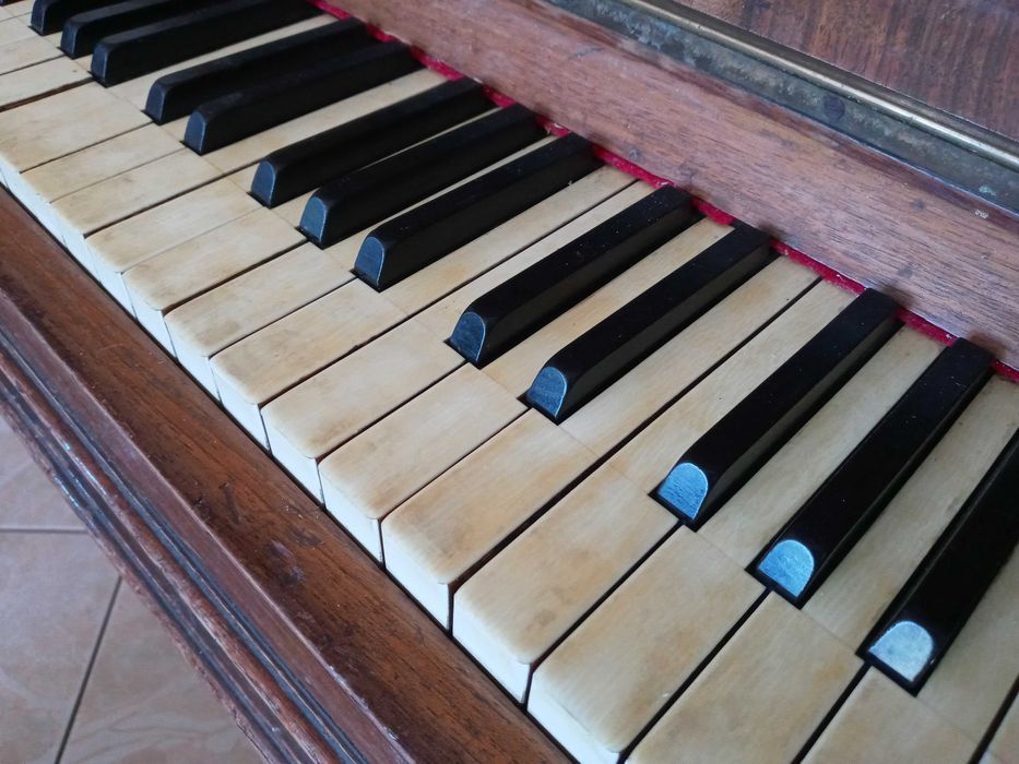 Pianino przedwojenne Traugott Berndt Breslau, odbiór PARTER