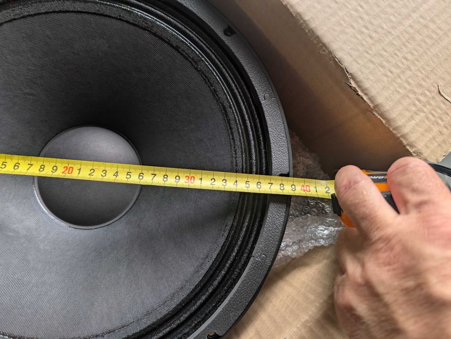 Głośnik subniskotonowy 1200W LC15/3007-8 - uszkodzony