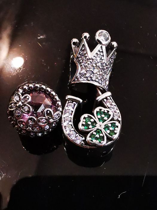 Zestaw 3 zawieszek nowych