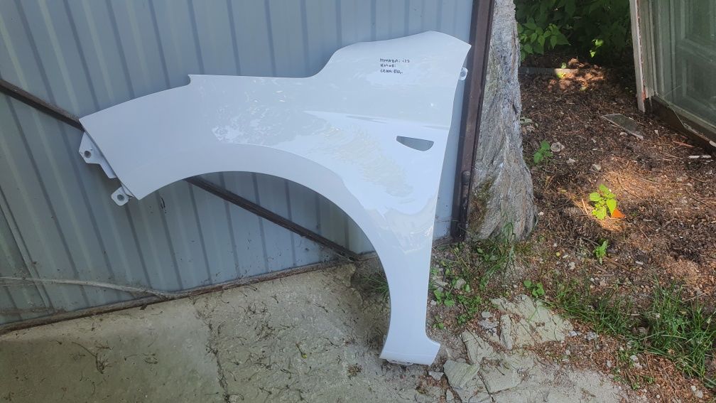 Błotnik lewy Hyundai i20 kolor PSW B.Ładny