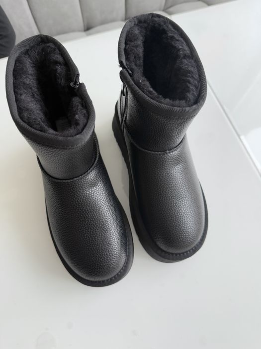 Уггі натуральна шкіра 36-23,5см