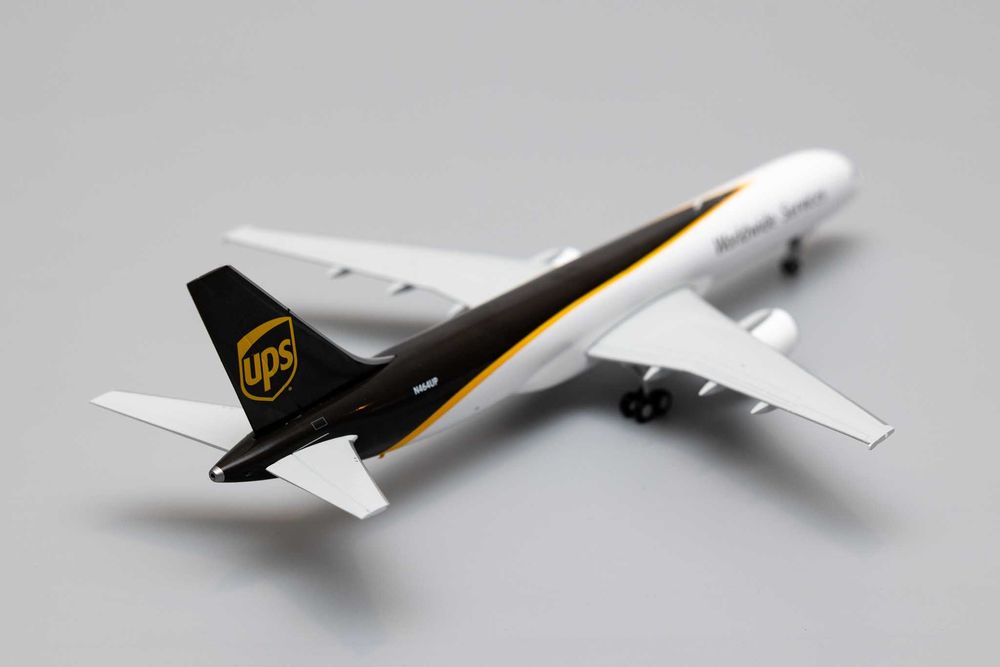 NOWY Samolot Boeing 757 -200F UPS cargo 1/200 GeminiJets metalowy