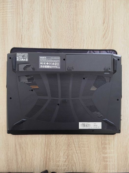 Portátil Gaming Gigabyte G5 - RTX 3050 | Ecrã 144Hz 16 GB RAM SSD-1 TB