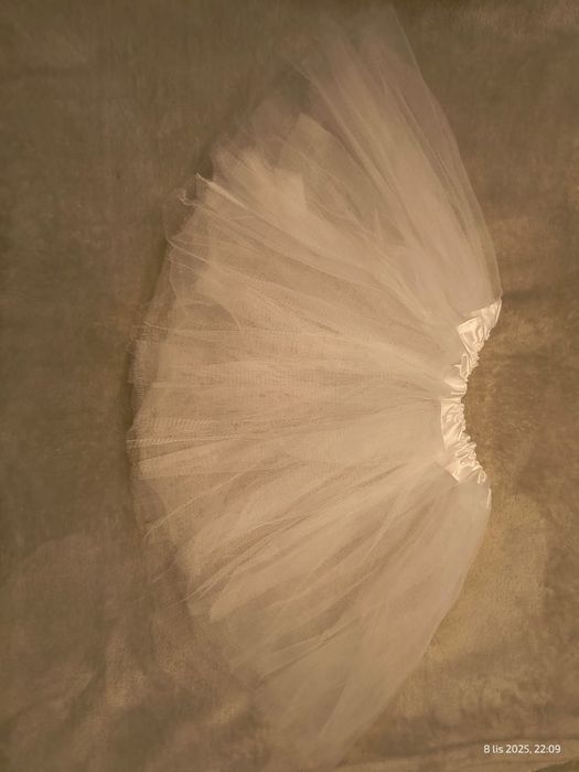 Śliczna biała tiulowa spódniczka na balet