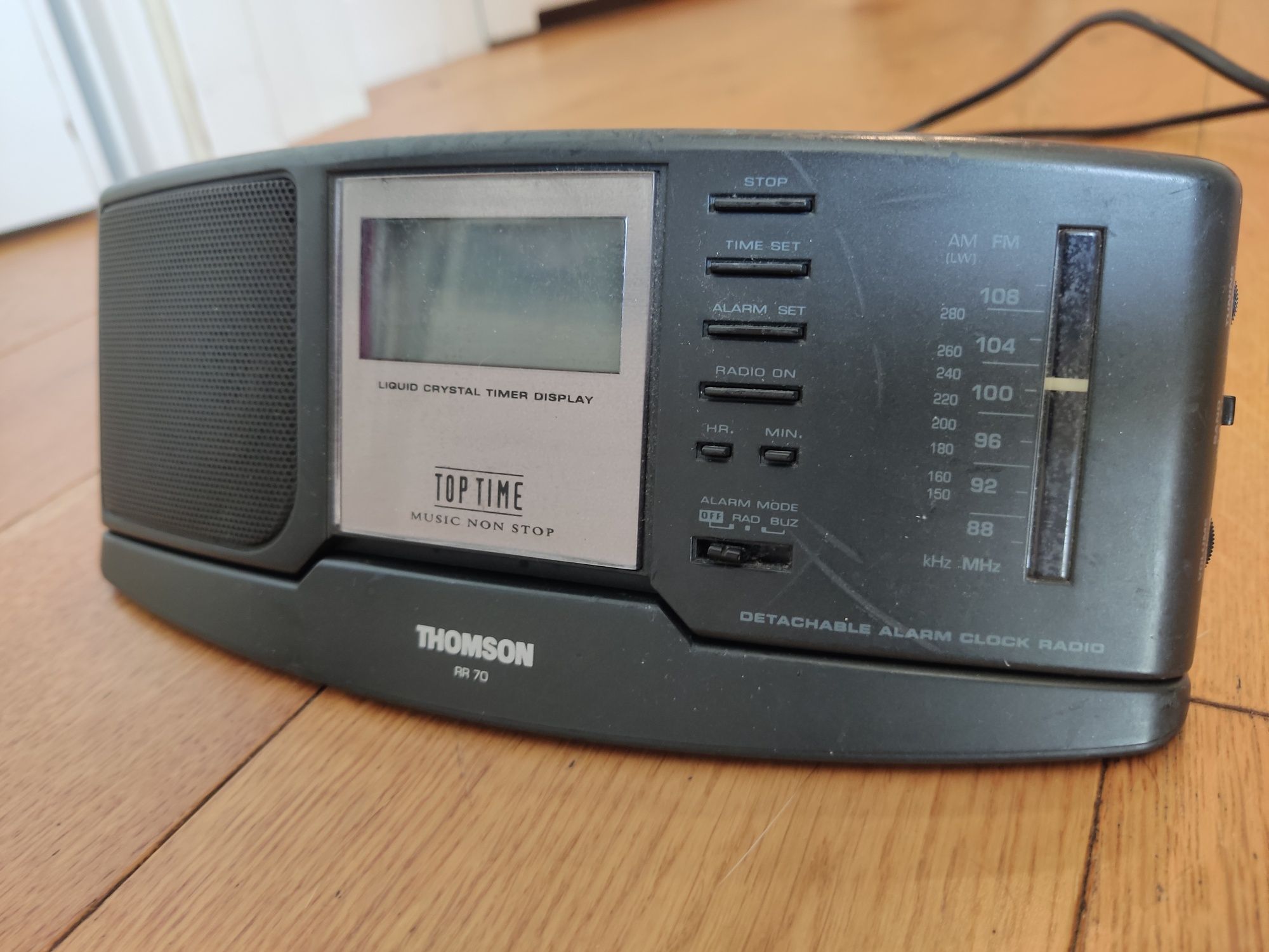 Radio budzik ze stacją dokującą THOMPSON RR 70