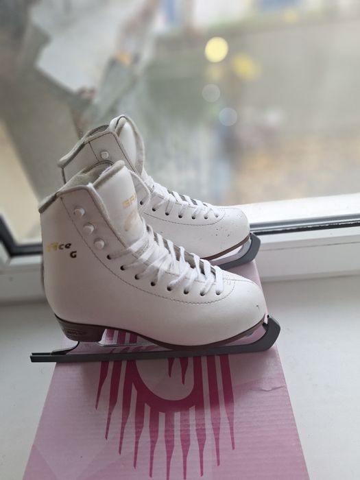 Продам коньки Graf Ace