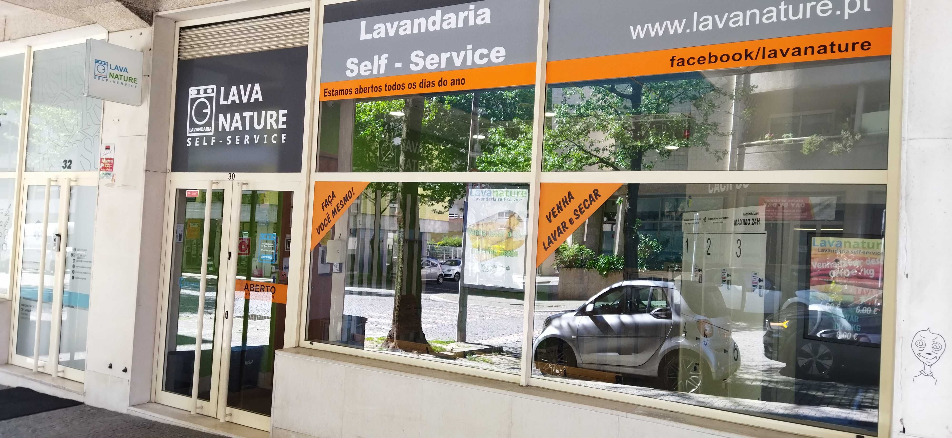 Trespasse Lavandaria Self Service em pleno funcionamento! Oportunidade