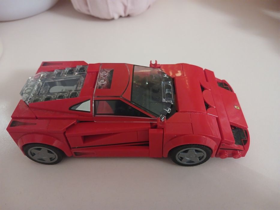 Конструктор LEGO Speed Champions Суперкар Ferrari F40