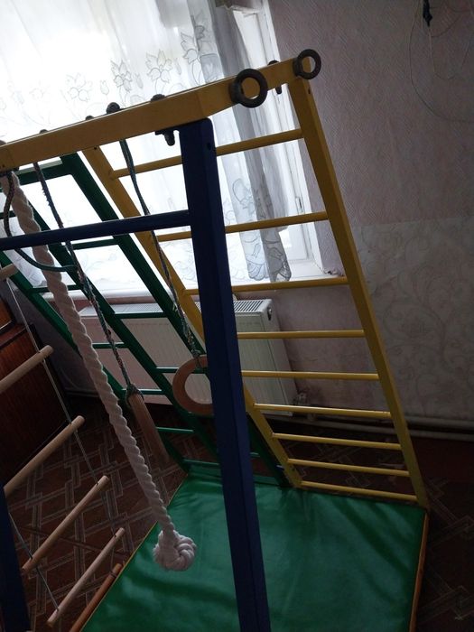 Дитячий спортивний комплекс