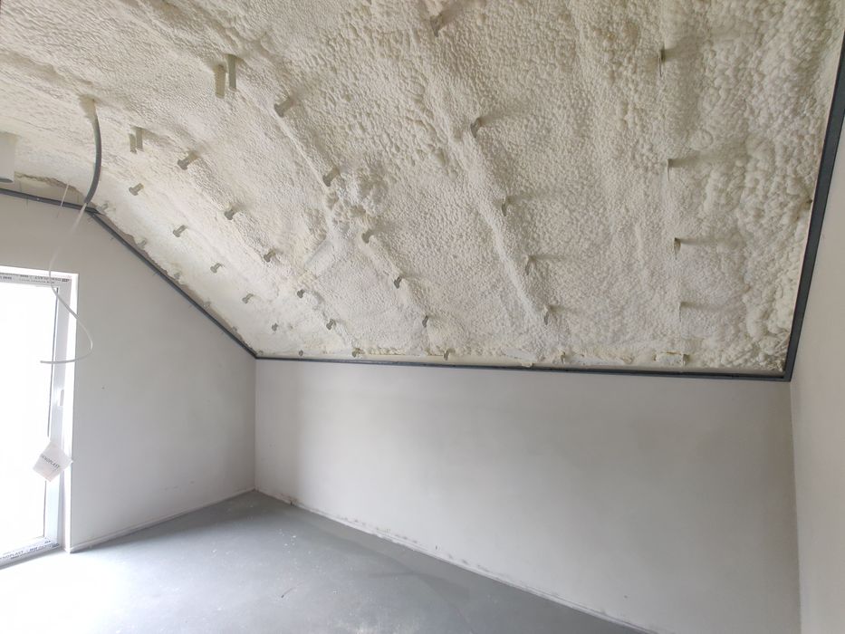 Izolacja Pianą PUR Poddasza Fundamenty Hale