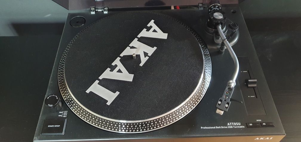 Gramofon AKAI  ATT05U
