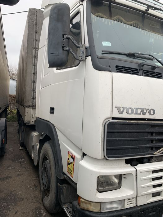 Тягач плюс напівпричеп