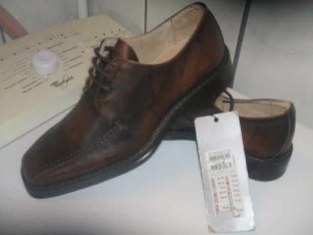 buty pantofle półbuty męskie 40 nowe skórzane portugal lakierki
