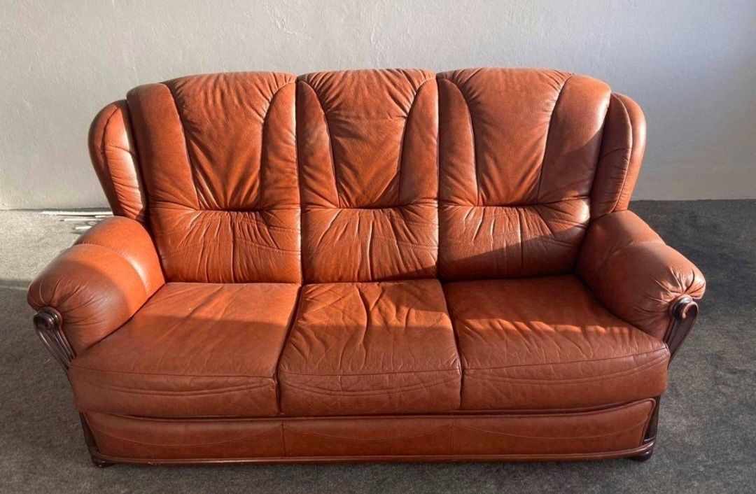 Conjunto de sofás em pele , sofá de 3 lugares mais poltrona