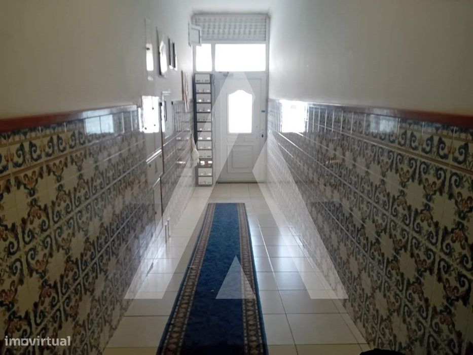 Apartamento T2 duplex na zona da Mamarrosa