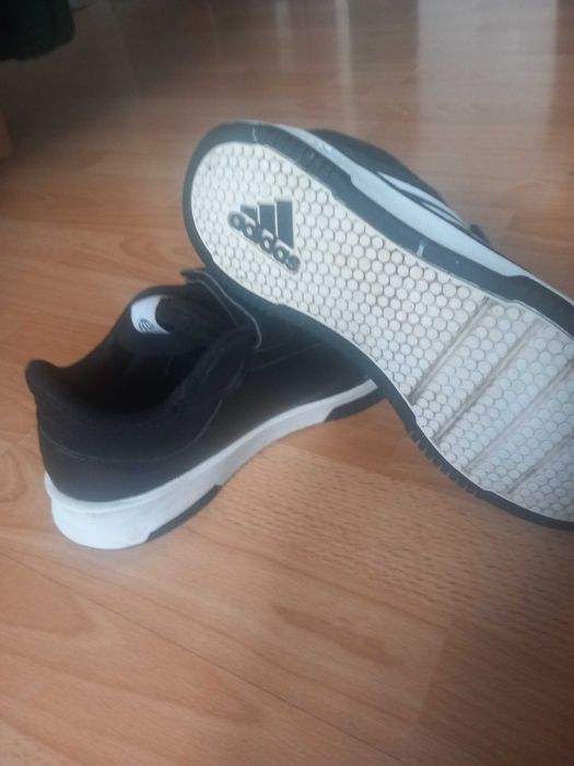 Adidasy chłopięce nr 40