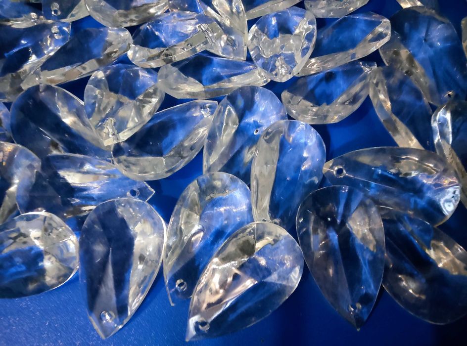 Продам кришталеві підвіски для люстр.