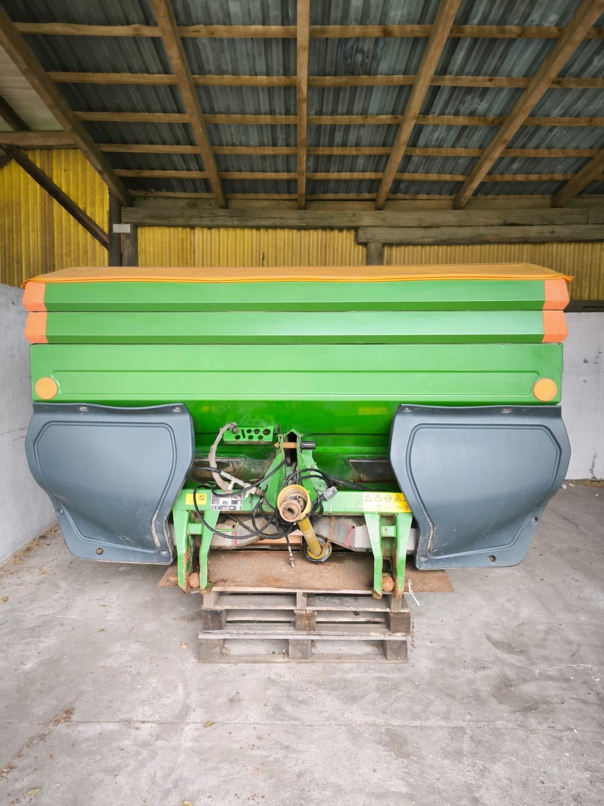 Rozsiewacz nawozu Amazone 2500l rok 2013!