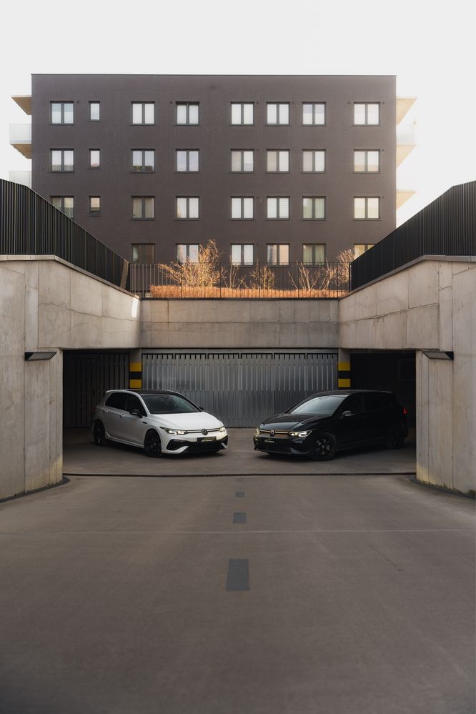 VW GOLF 8R wynajem samochodów sportowych - Warszawa - Wypożyczalnia