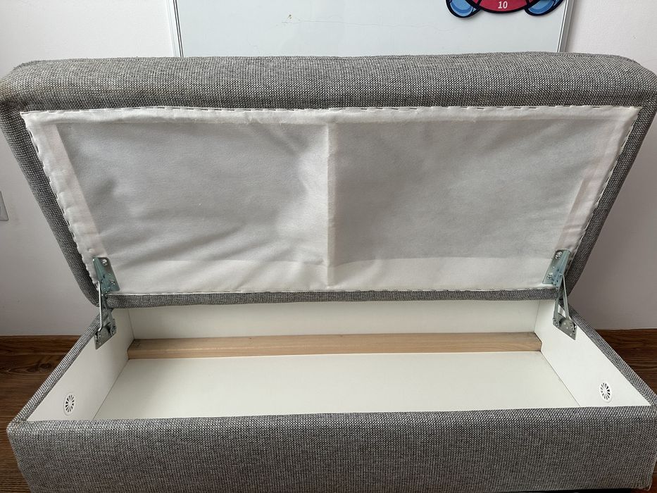 Mała kanapa z schowkiem