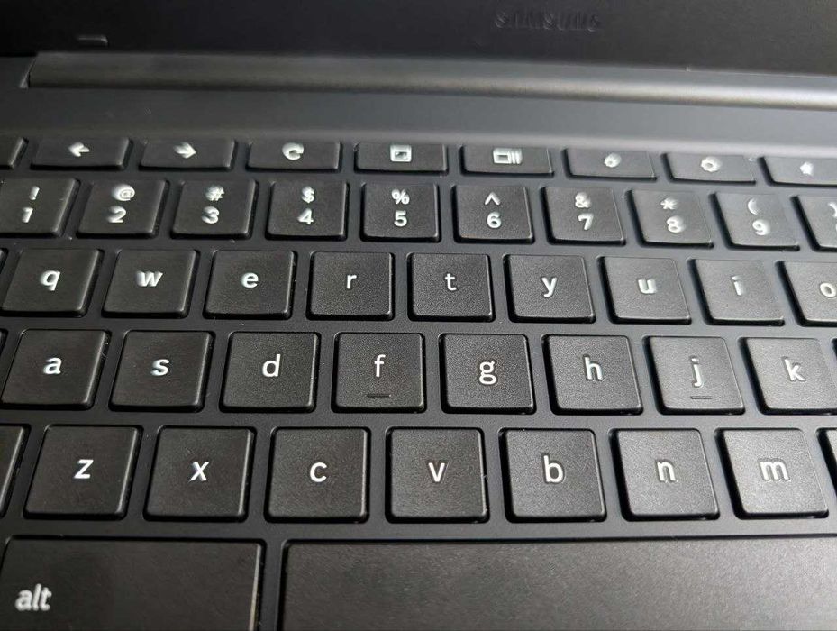 Samsung Galaxy Chromebook Go 14