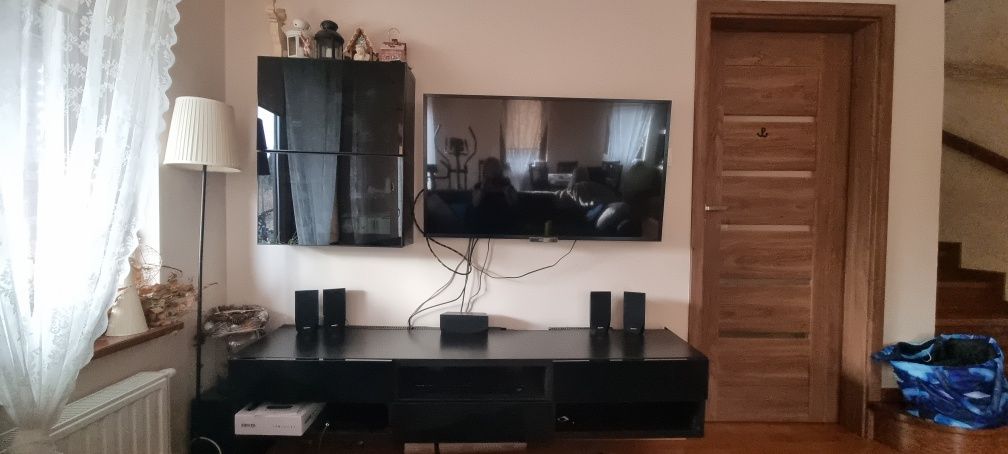 Szafka RTV. Kolor ciemny orzech.
