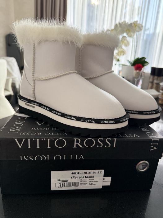 Vitto Rossi угги