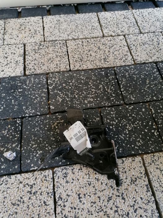 Renault Megane III 3 08- wspornik wzmocnienie błotnika prawy przód PP