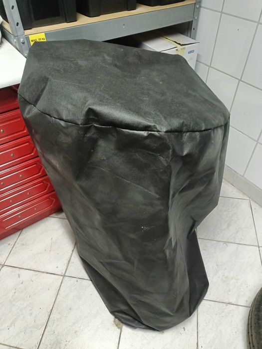Stojak na koła samochodowe.