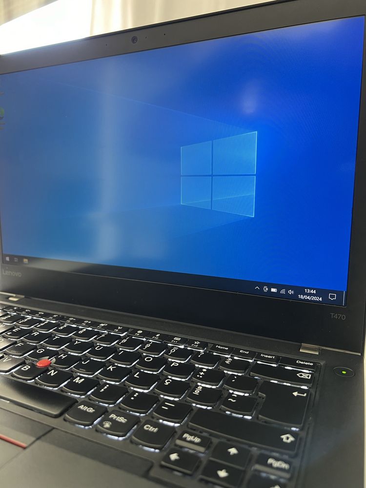 Portatil Lenovo (Core i5 7th, 8GB, +SSD)