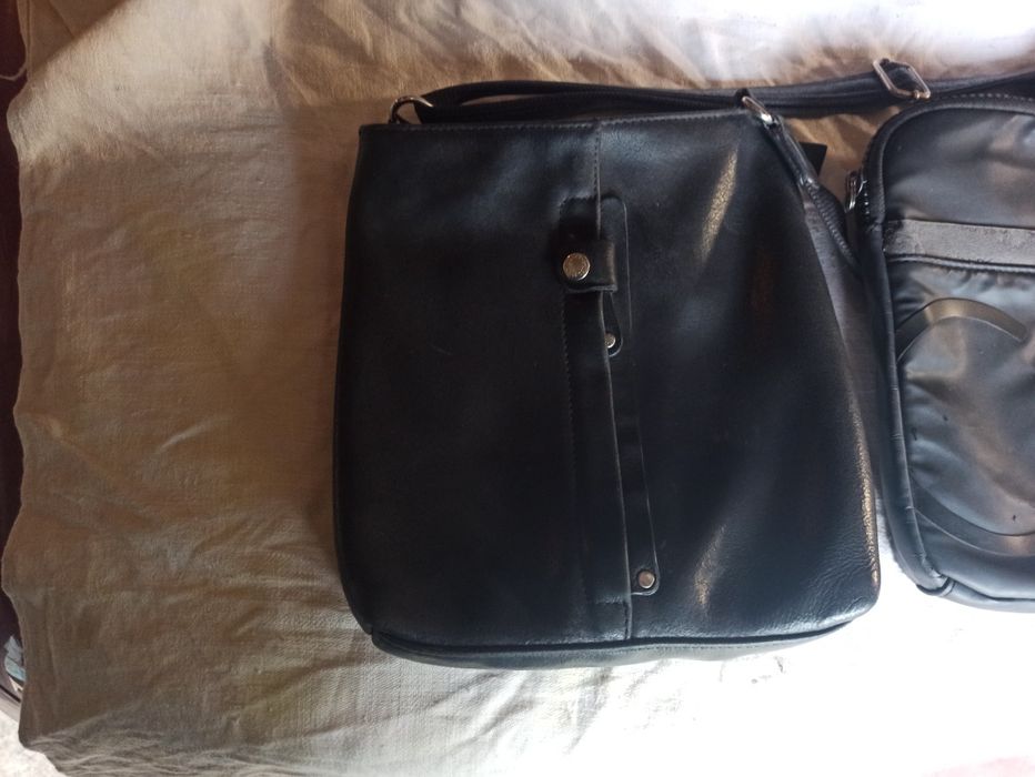 Продам наплечную мужскую сумку кожаную