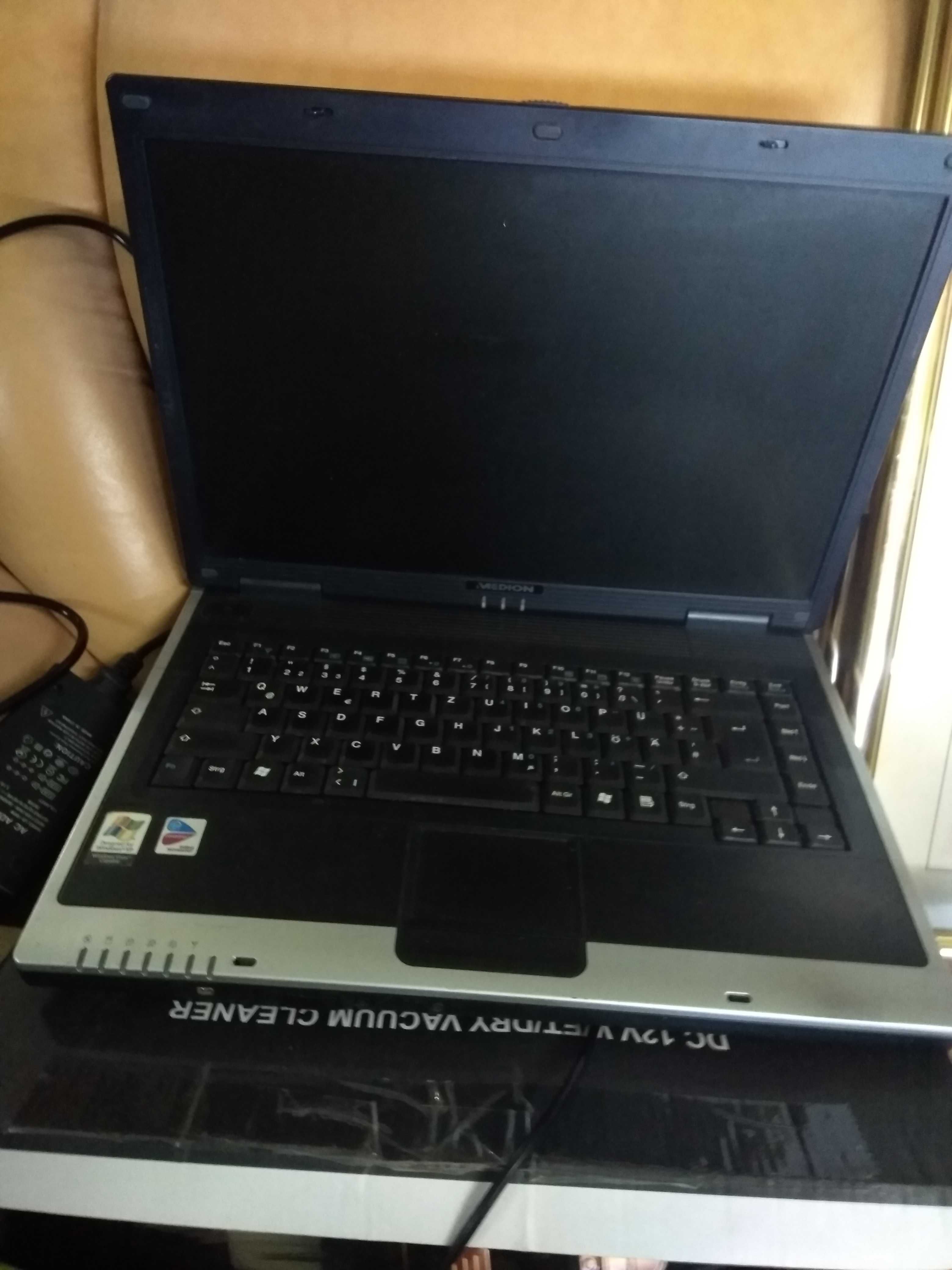 Laptop Medion Model: MIM2220