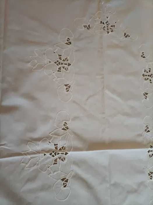 Duży obrus świąteczny  140x244