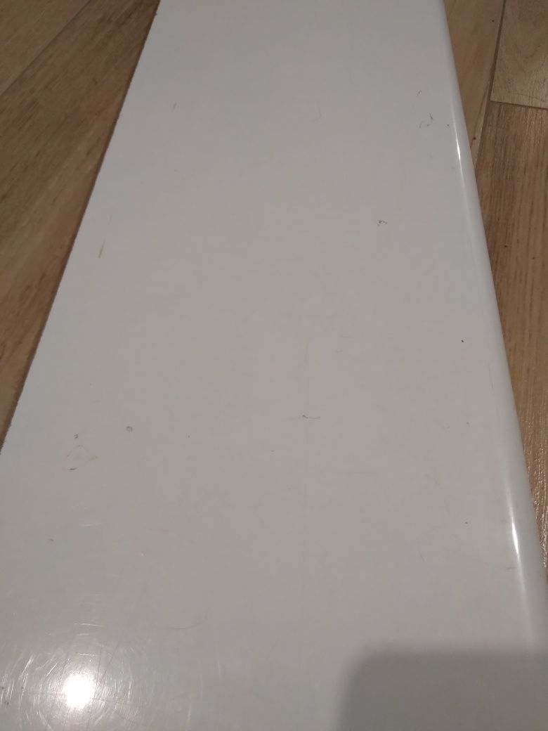 Parapet wewnetrzny gruby wymiary ok 121 x 20 x 3 cm