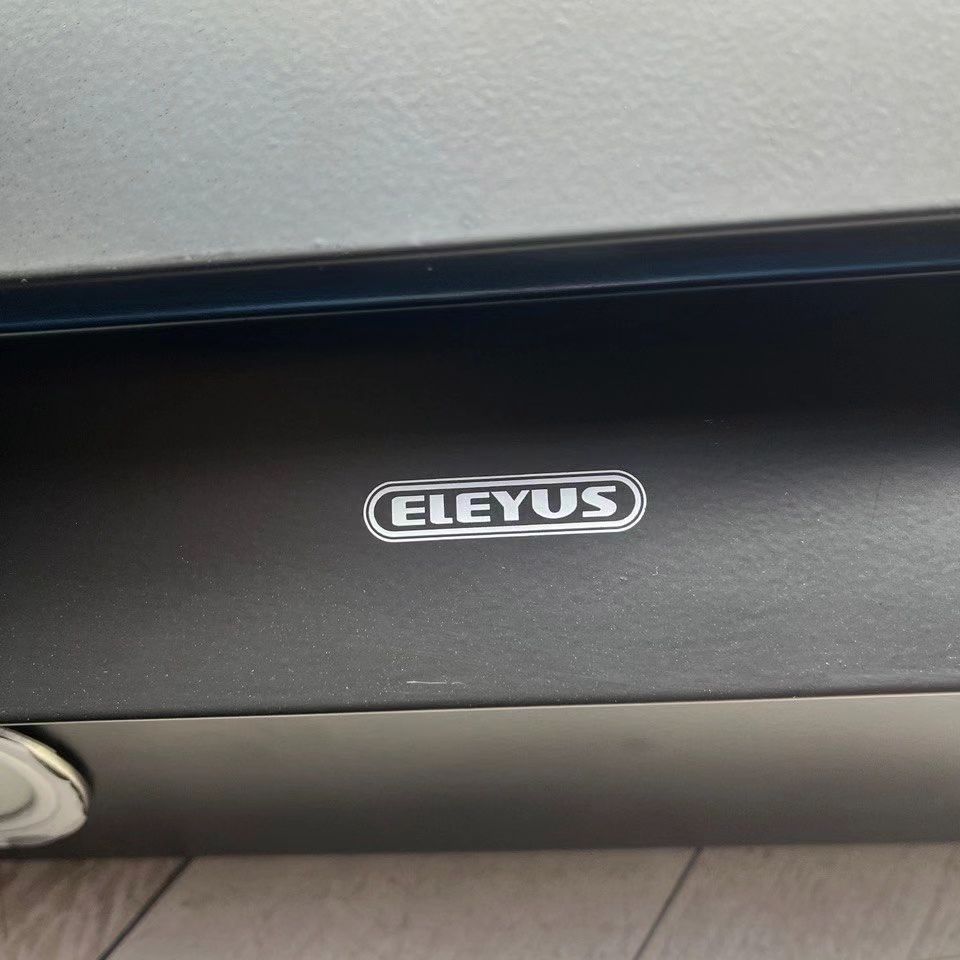 Витяжка кухонная Eleyus Vertical 700 50bl