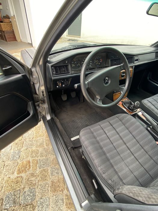 Mercedes-Benz 190E