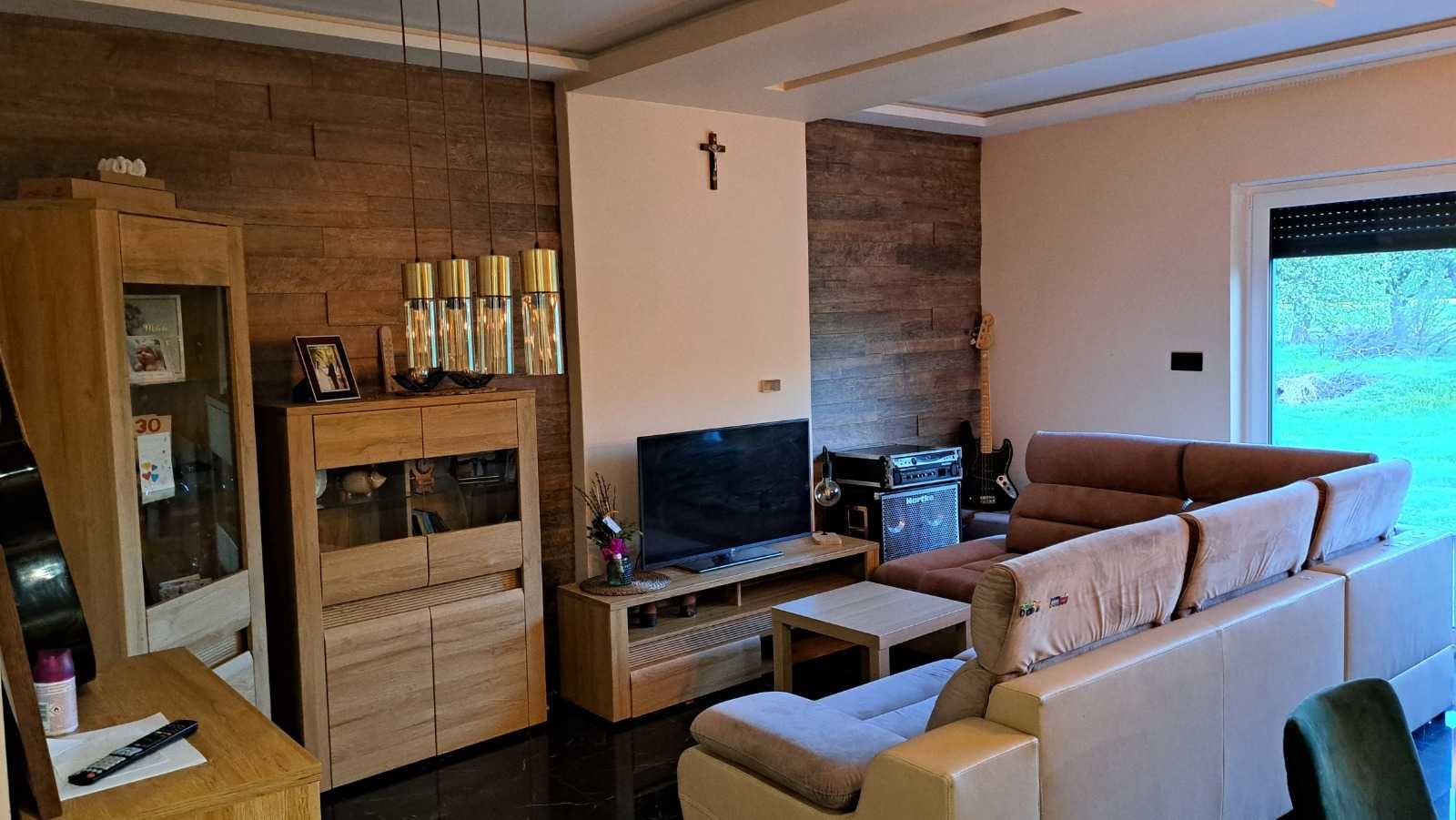 Piękny dom wolnostojący 120m^2 umeblowany , energooszczedny, obok sad