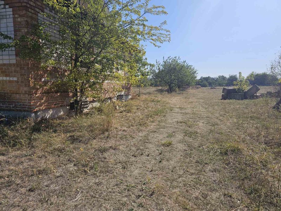 Продажа участка 61 сотка,под строительство,правильной формы,есть дом,