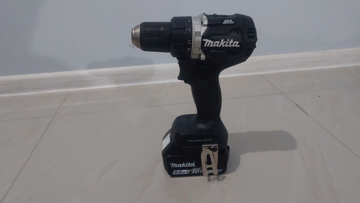 Шуруповерт Makita DDF484