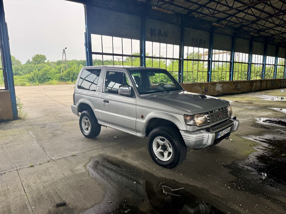Mitsubishi Pajero II 2.5td 100km SuperSelect 2000r 3 drzwi klima hak